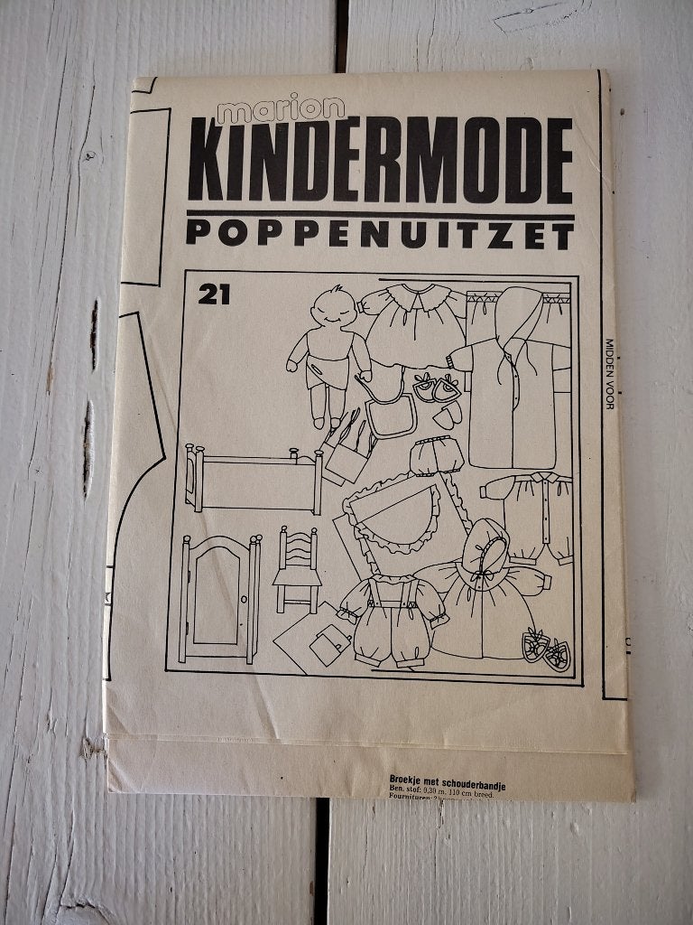 Prachtige patronen voor poppenuitzet/kleertjes - Marion, Ophalen of Verzenden, Zo goed als nieuw, Overige typen, Marion