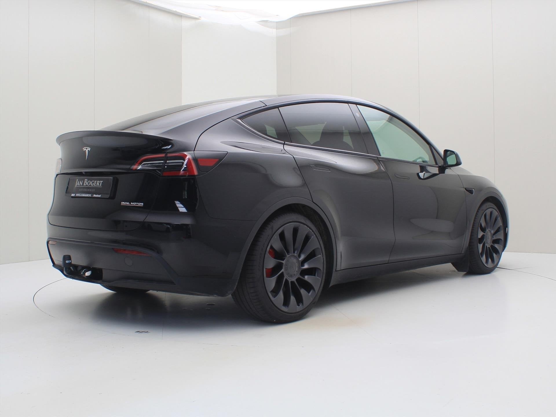 Tesla Model Y Performance 534pk AWD 92.3% SoH [ TREKHAAK+ENH, Auto's, Tesla, Automaat, Gebruikt, Zwart, Zwart
