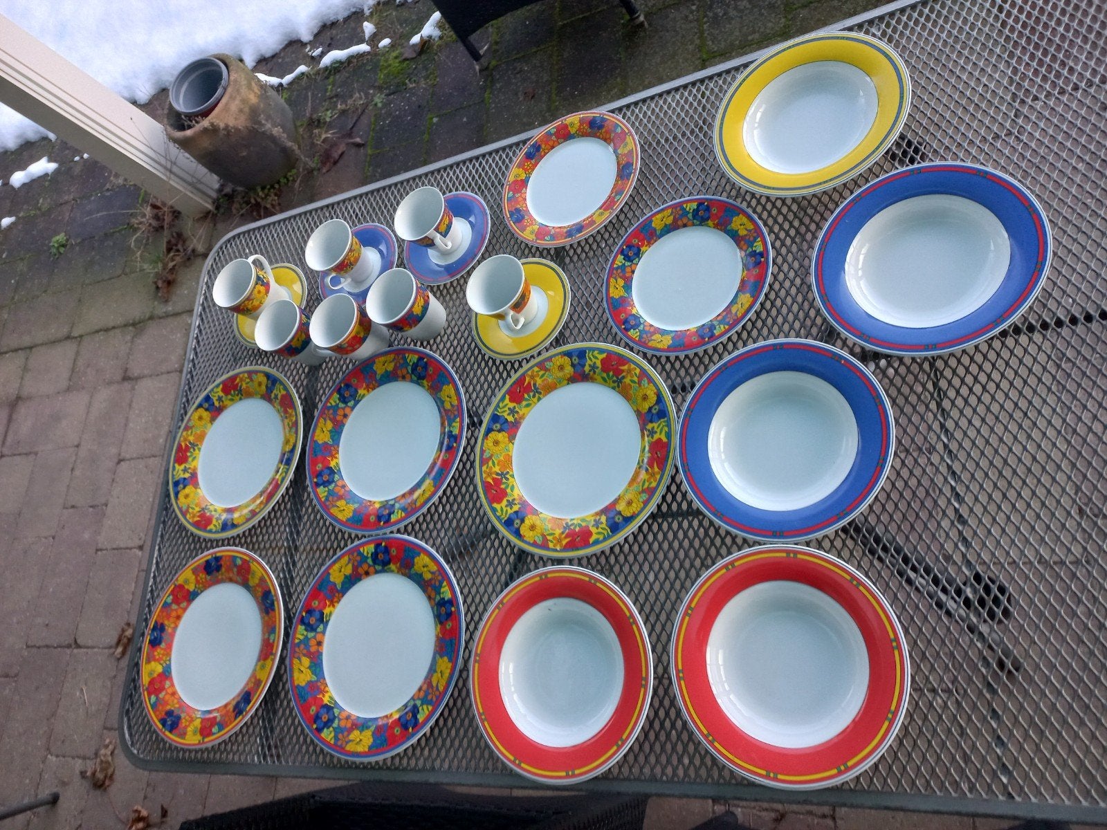 Kleurrijk servies met bloemmotief van Heinrich Winterling, Ophalen of Verzenden, Aardewerk, Overige stijlen