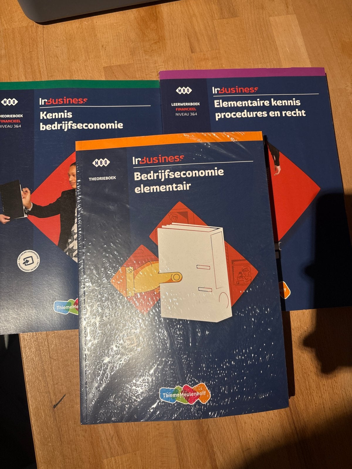 InBusiness Bedrijfseconomie Boeken (3 stuks), Boeken, Ophalen of Verzenden, Gamma, Nieuw, MBO