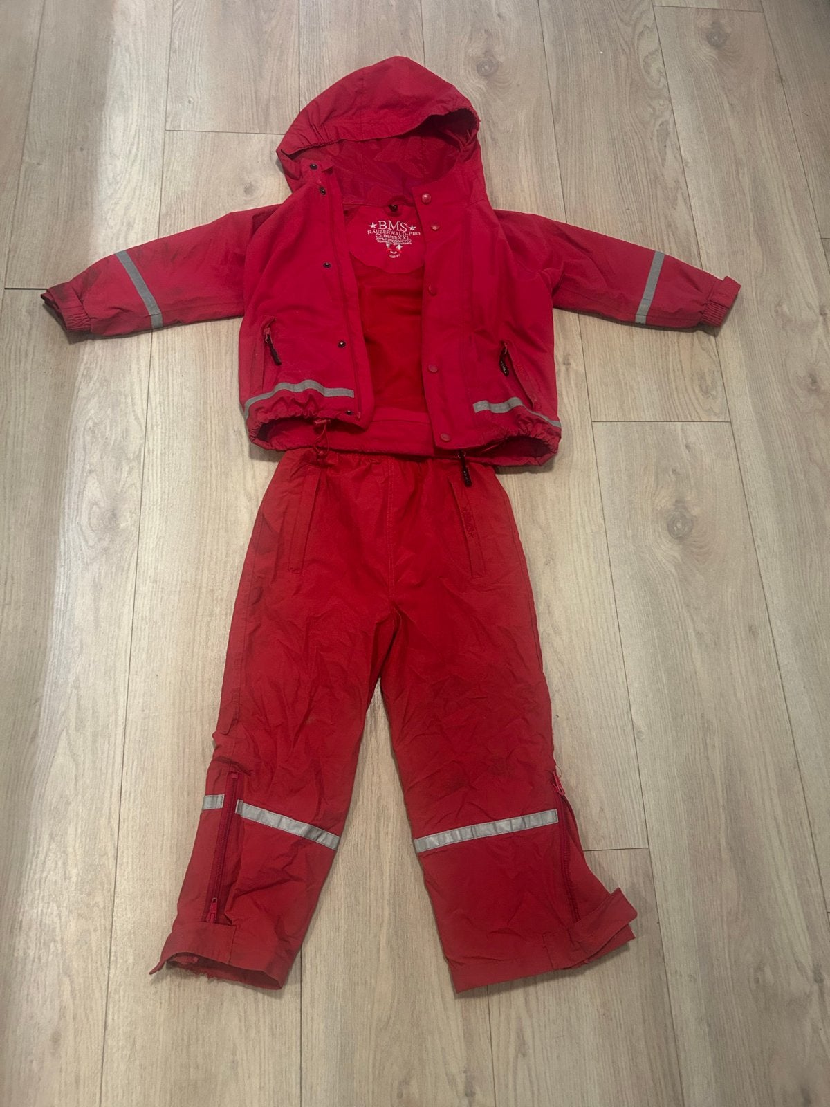 BMS Regenpak Rood Maat 104 - Waterdicht en Ademend, Kinderen en Baby's, Kinderkleding | Maat 104, Ophalen of Verzenden, Gebruikt