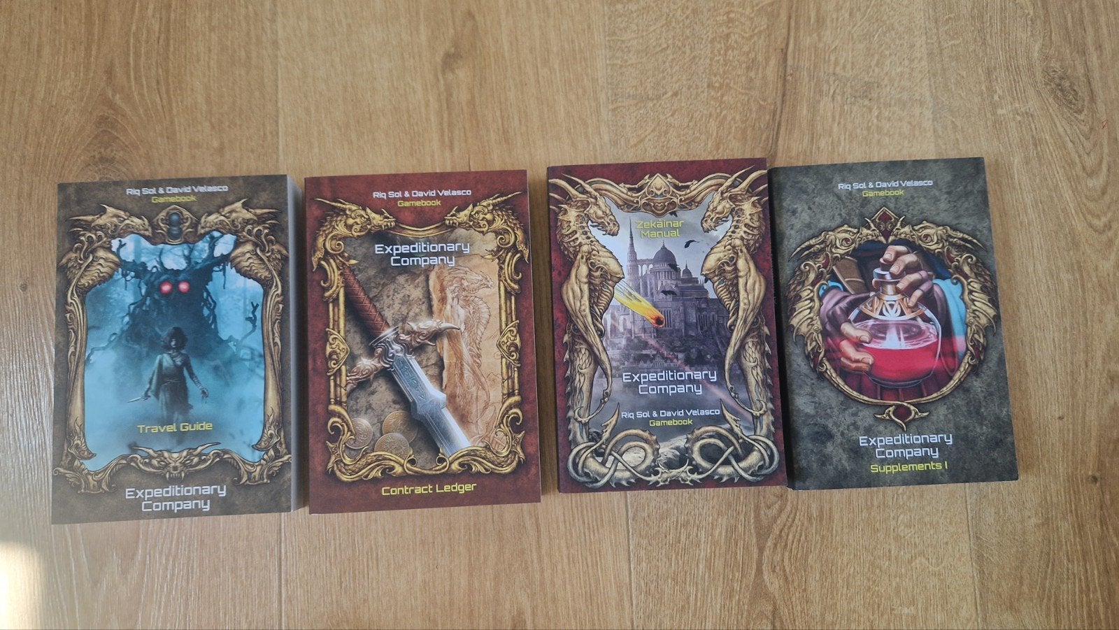 Expeditionary Company Gamebook 1, 2 en 3 en Supplements I, Ophalen of Verzenden, Zo goed als nieuw