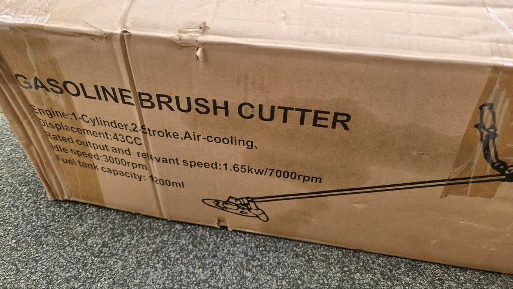 Benzine bosmaaier / grastrimmer - Nieuw in doos, Benzine, Onbekend, Nieuw, Ophalen of Verzenden
