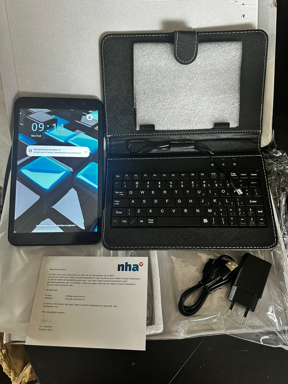 Tablet nooit gebruikt - in originele doos met accessoires, Computers en Software, Android Tablets, 32 GB, 8 inch, Nieuw, Ophalen of Verzenden