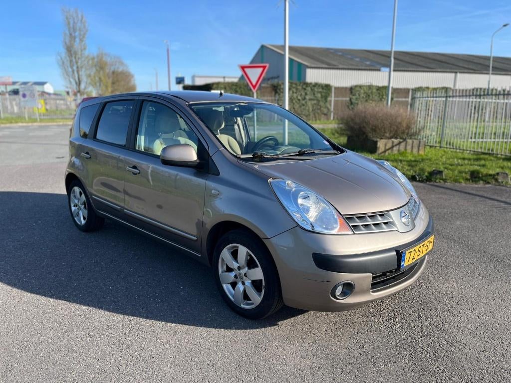 Nissan Note 1.4 16V 2006 Bruin, Voorwielaandrijving, 40 €/maand, 4 cilinders, Bruin