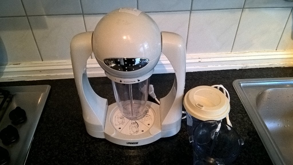 TE koop aangeboden mooi blender merk princess.doe gepast bod, Gebruikt, 1 tot 2 liter, 3 snelheden of meer, Ophalen of Verzenden