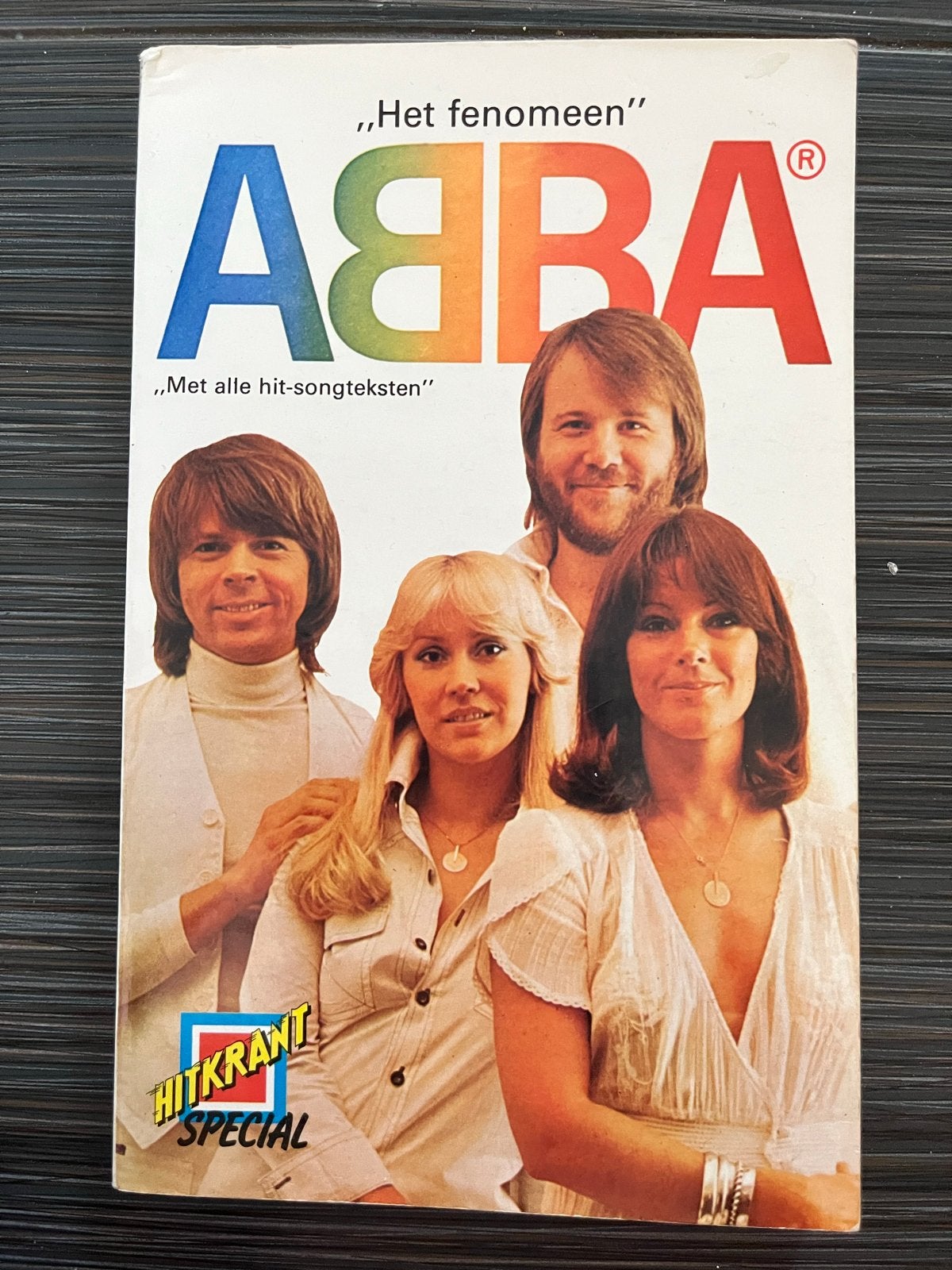 ABBA "Het fenomeen" - Met alle hit-songteksten (1977), Ophalen of Verzenden, Gelezen, Artiest