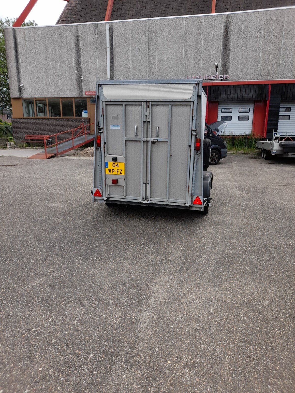 Ifor williams gesloten aanhanger, Ophalen