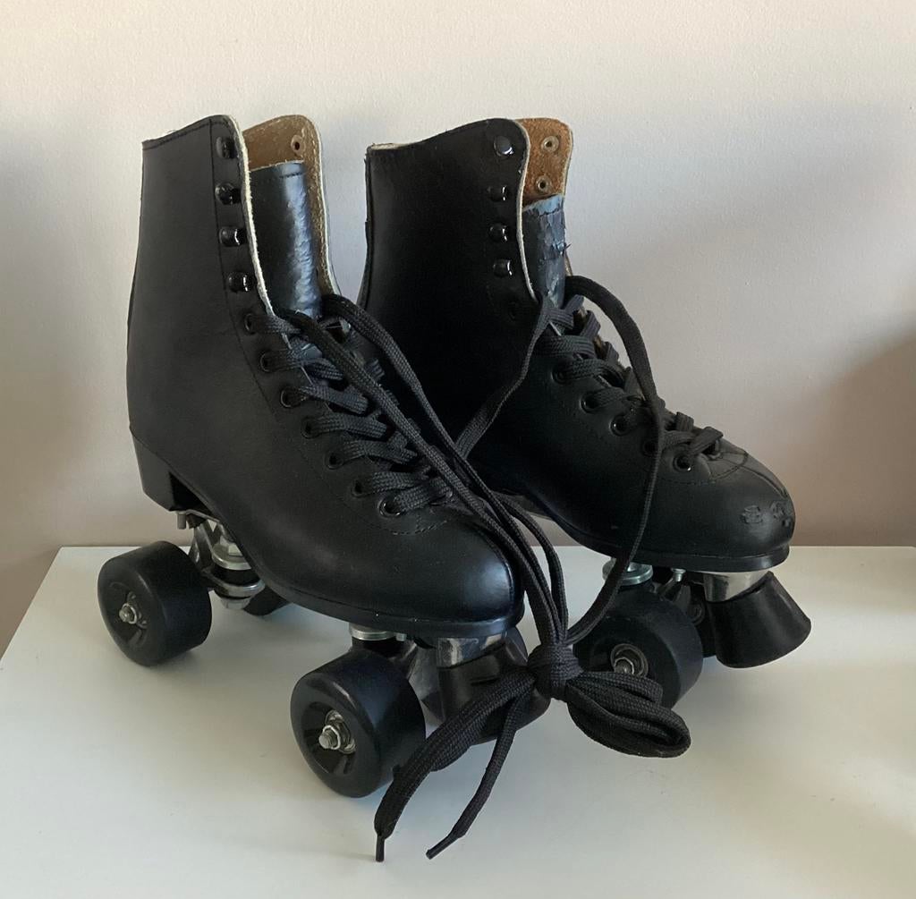 Zwarte lederen rollerskates maat 38 rolschaatsen, Sport en Fitness, Ophalen of Verzenden, Zo goed als nieuw, Overige typen