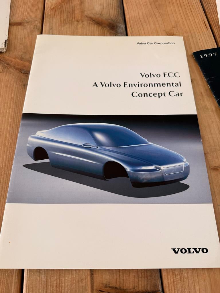 Volvo ECC: A Volvo Environmental Concept Car Brochure, Ophalen of Verzenden, Gelezen, Volvo