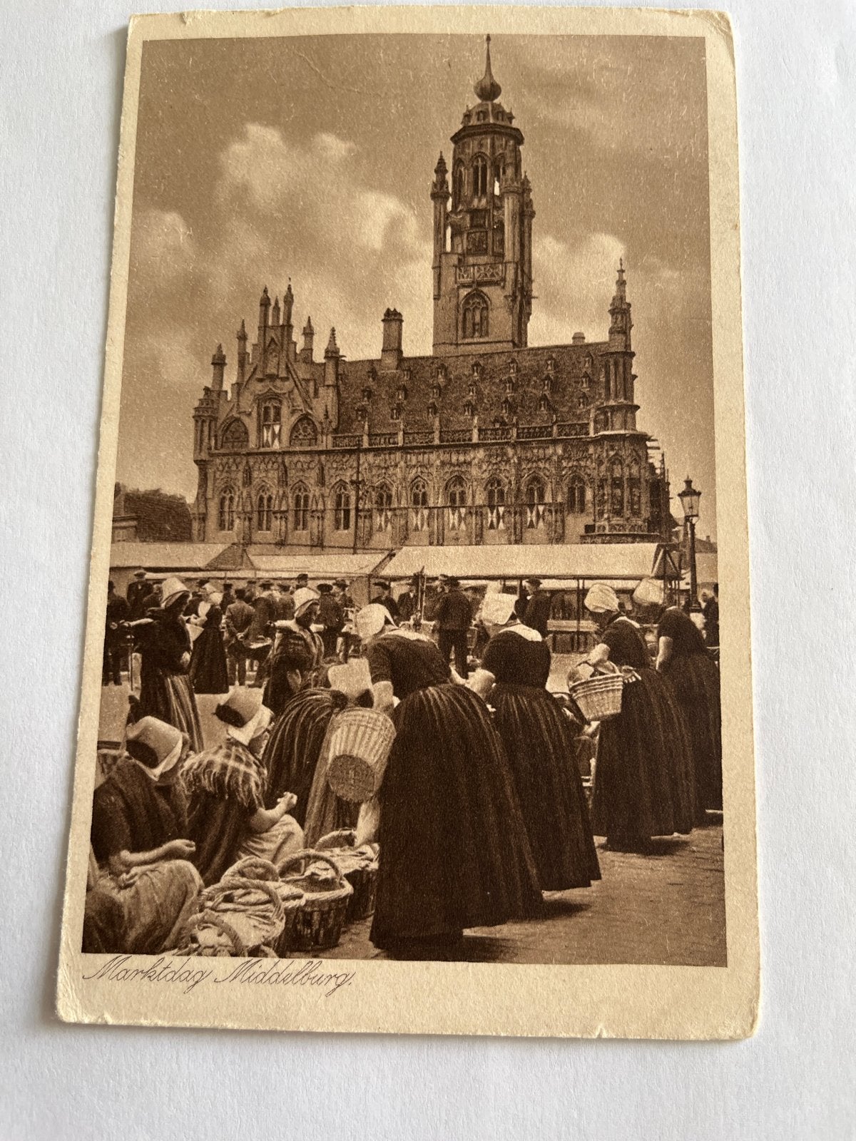 Ansichtkaart Middelburg Marktdag  Stadhuis, Verzenden, Voor 1920, Ongelopen, Zeeland