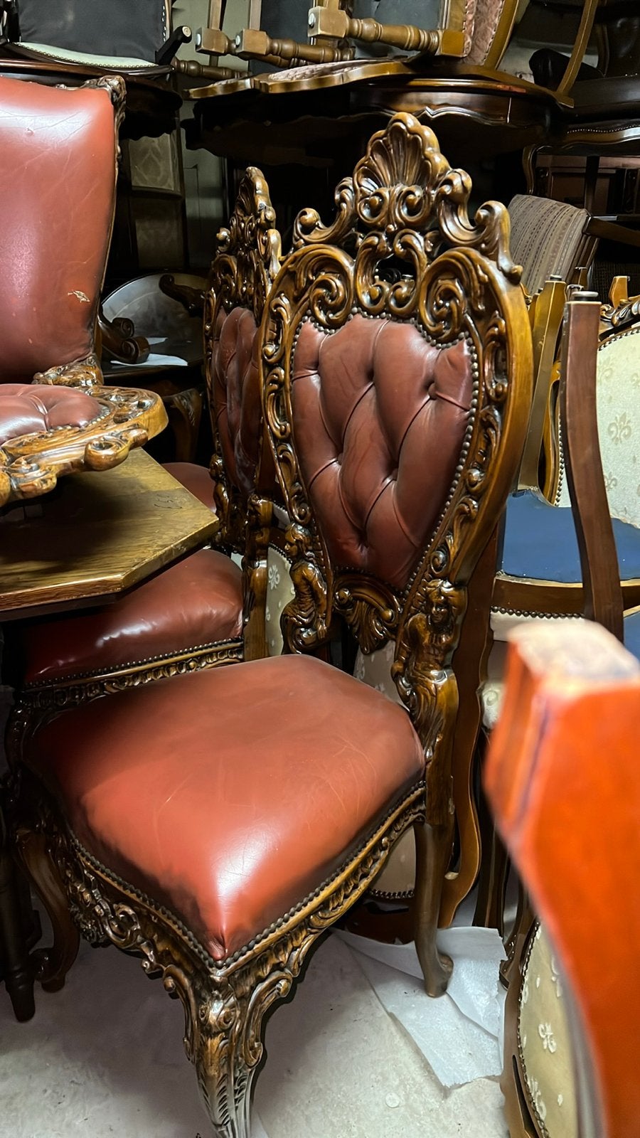 MAGAZIJNEN LEEGVERKOOP BAROK EETKAMER STOELEN EN MEUBELS, Ophalen