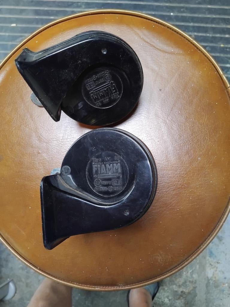 2 Claxons 12V voor motor of auto - FIAMM Tipo AM 80, Ophalen of Verzenden