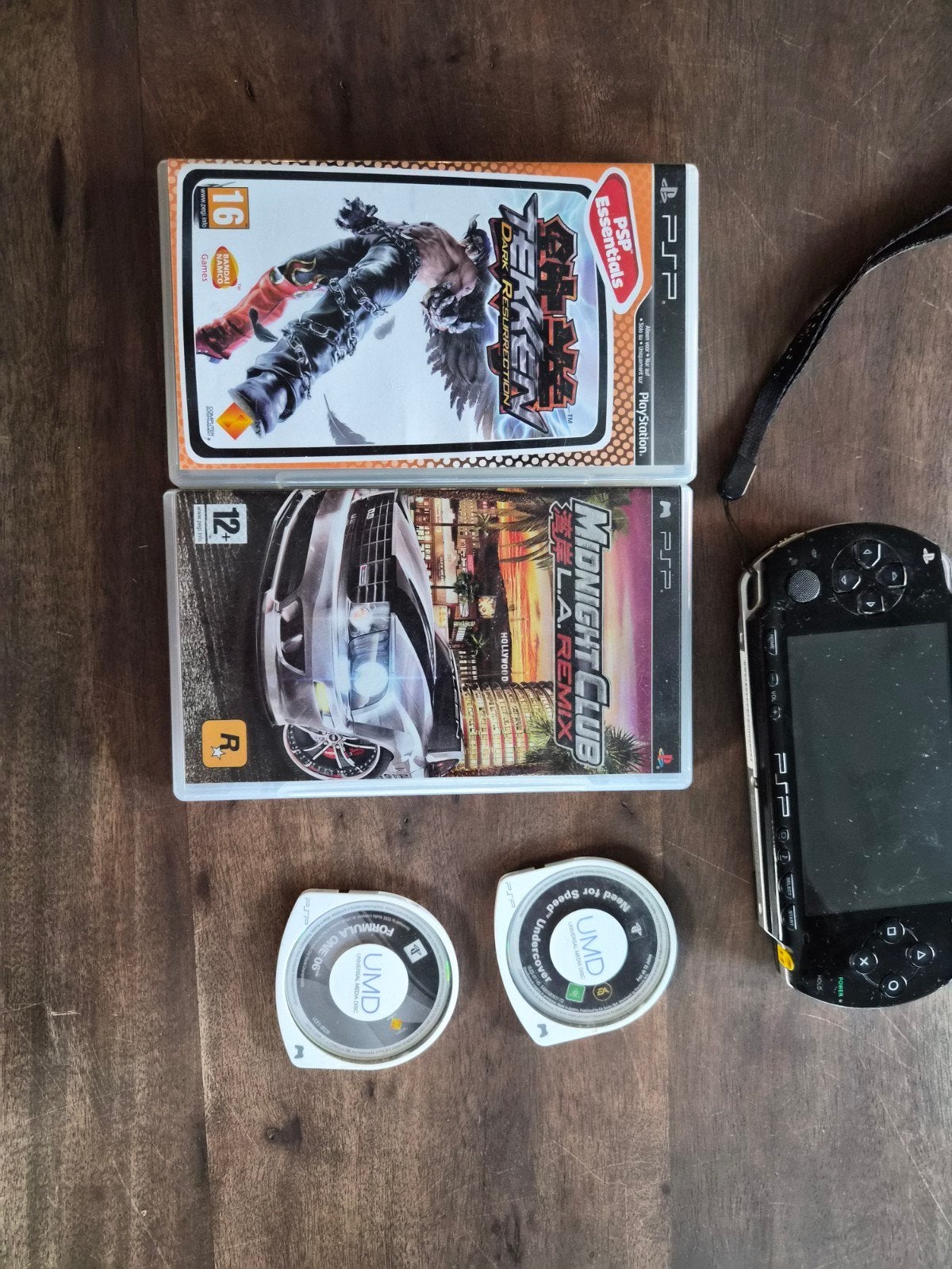 PSP met 4 spellen: Tekken, Midnight Club, Need for Speed, F1, Ophalen of Verzenden