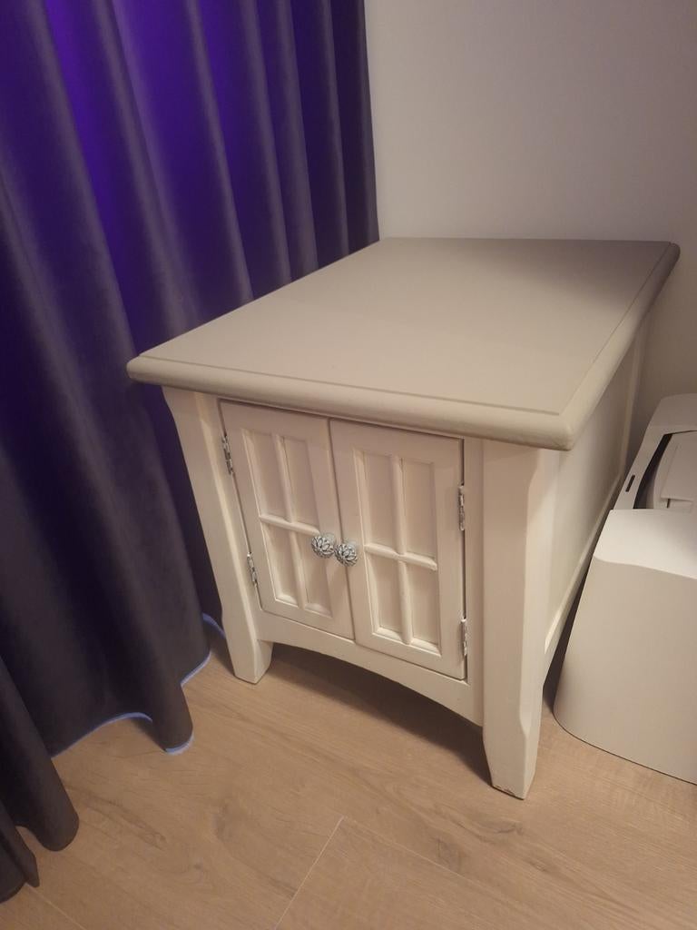 Nachtkastje/Bijzettafel met deurtjes, Ophalen, Minder dan 45 cm, Minder dan 55 cm, Gebruikt