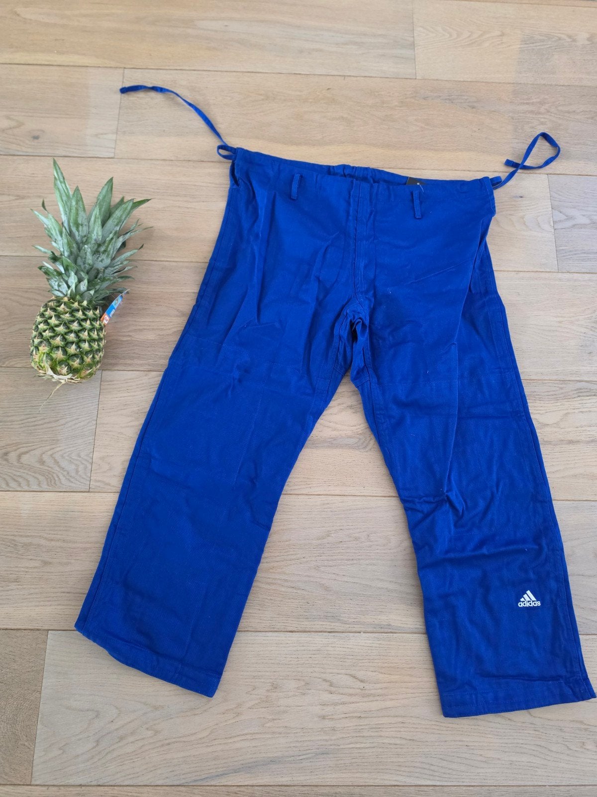 Nieuwe Adidas Judobroek JT275 Blauw maat 180, Sport en Fitness, Vechtsporten en Zelfverdediging, Judo, Nieuw, Maat L, Ophalen of Verzenden