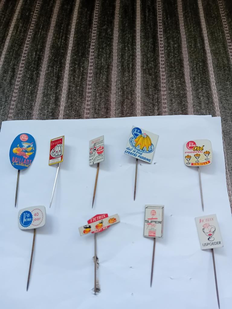 9 pins - VICTRIX - Alkmaar, Verzamelen, Ophalen of Verzenden, Zo goed als nieuw, Merk, Speldje of Pin