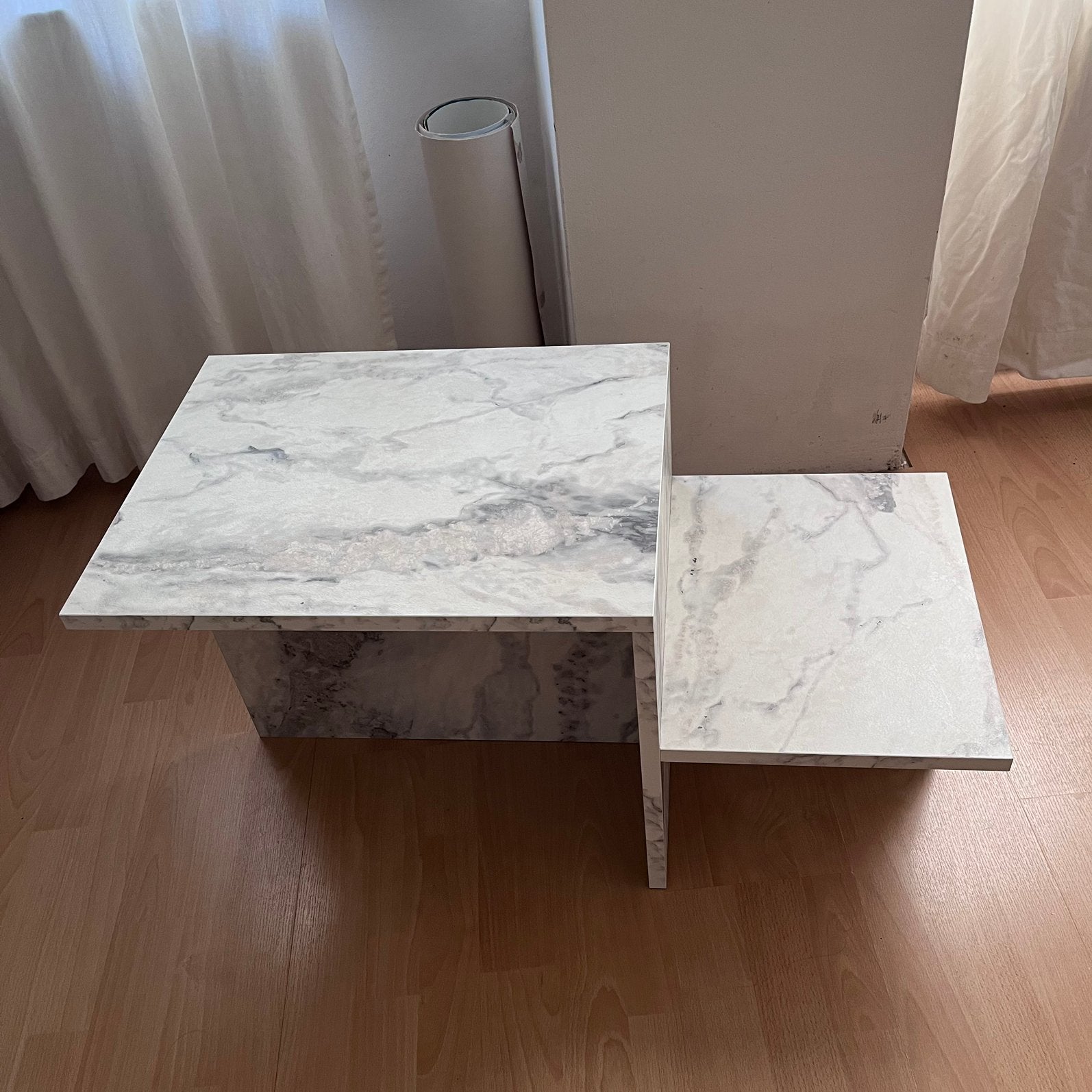 Salon tafeltje marmer look, Huis en Inrichting, Tafels | Bijzettafels, Ophalen, Minder dan 45 cm, Zo goed als nieuw, 75 cm of meer