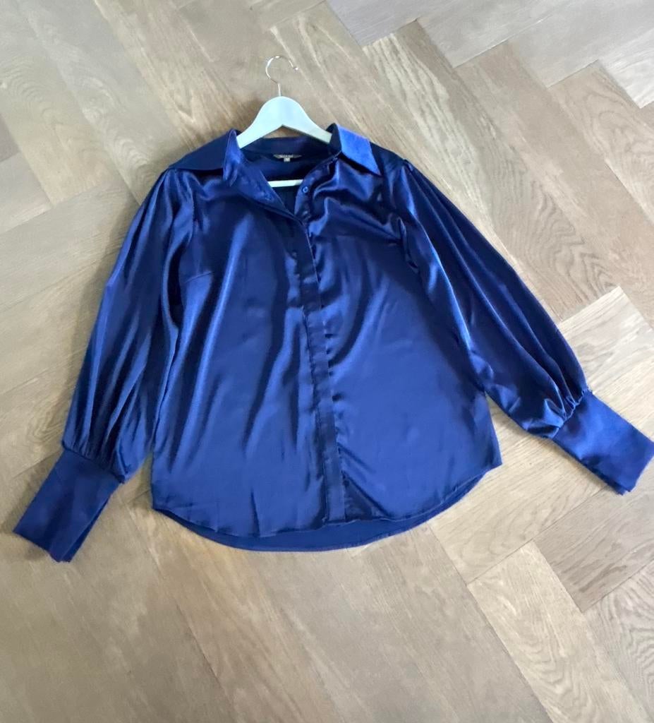 Given satijnen blouse M/38, Kleding | Dames, Ophalen of Verzenden, Zo goed als nieuw, Maat 38/40 (M)