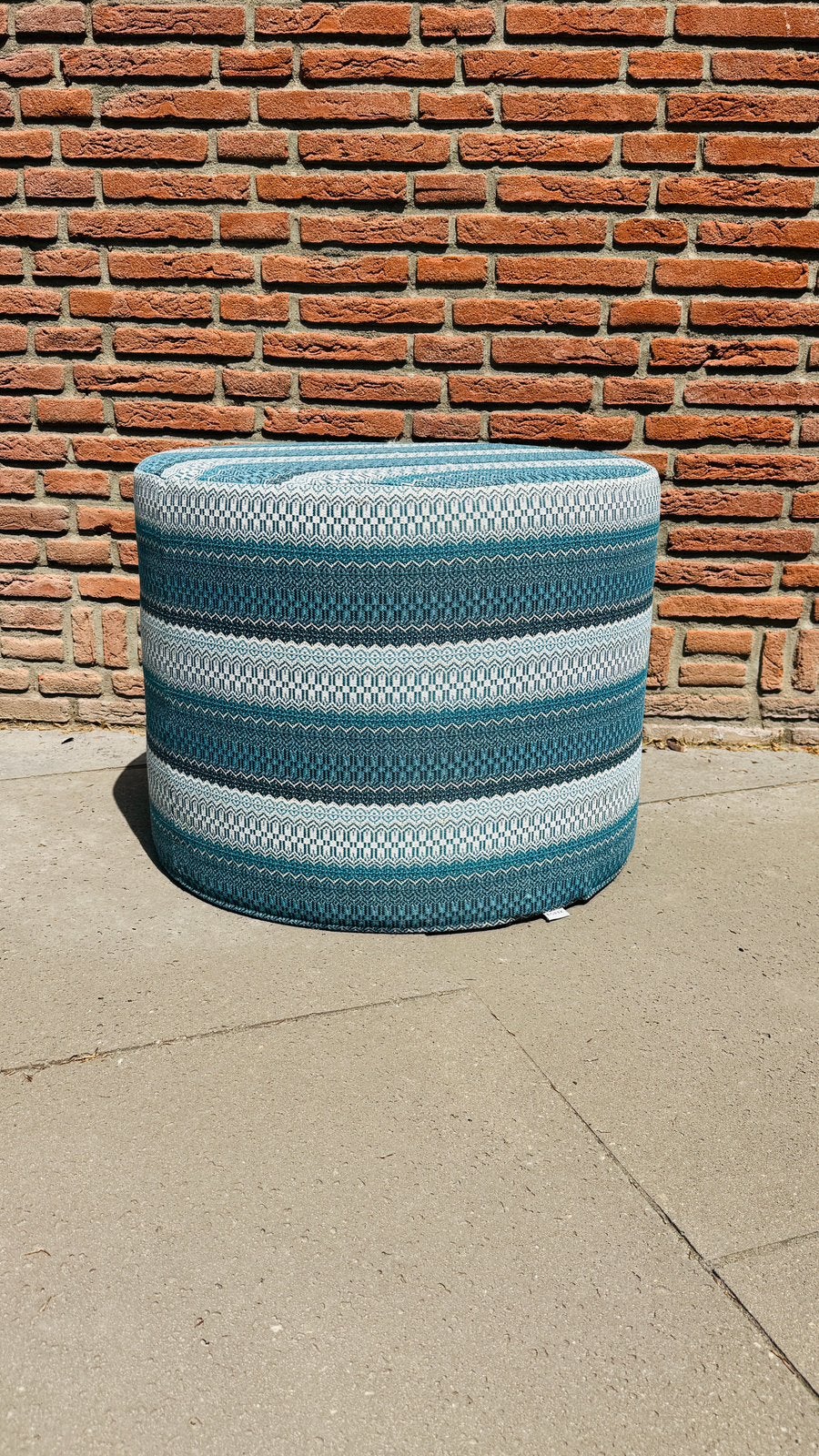 2x Borek Desio poef 'Azzurro' design, Ophalen, Zo goed als nieuw