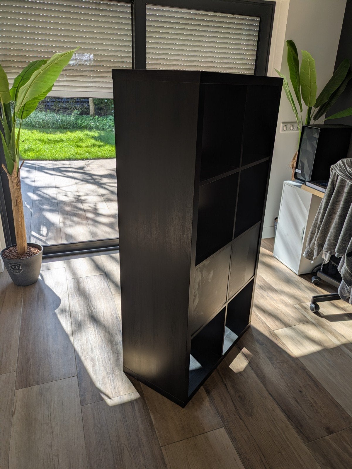Foto 4 van Ikea kallax kast - zwart - 2x4 vakken met 2 kast inserts