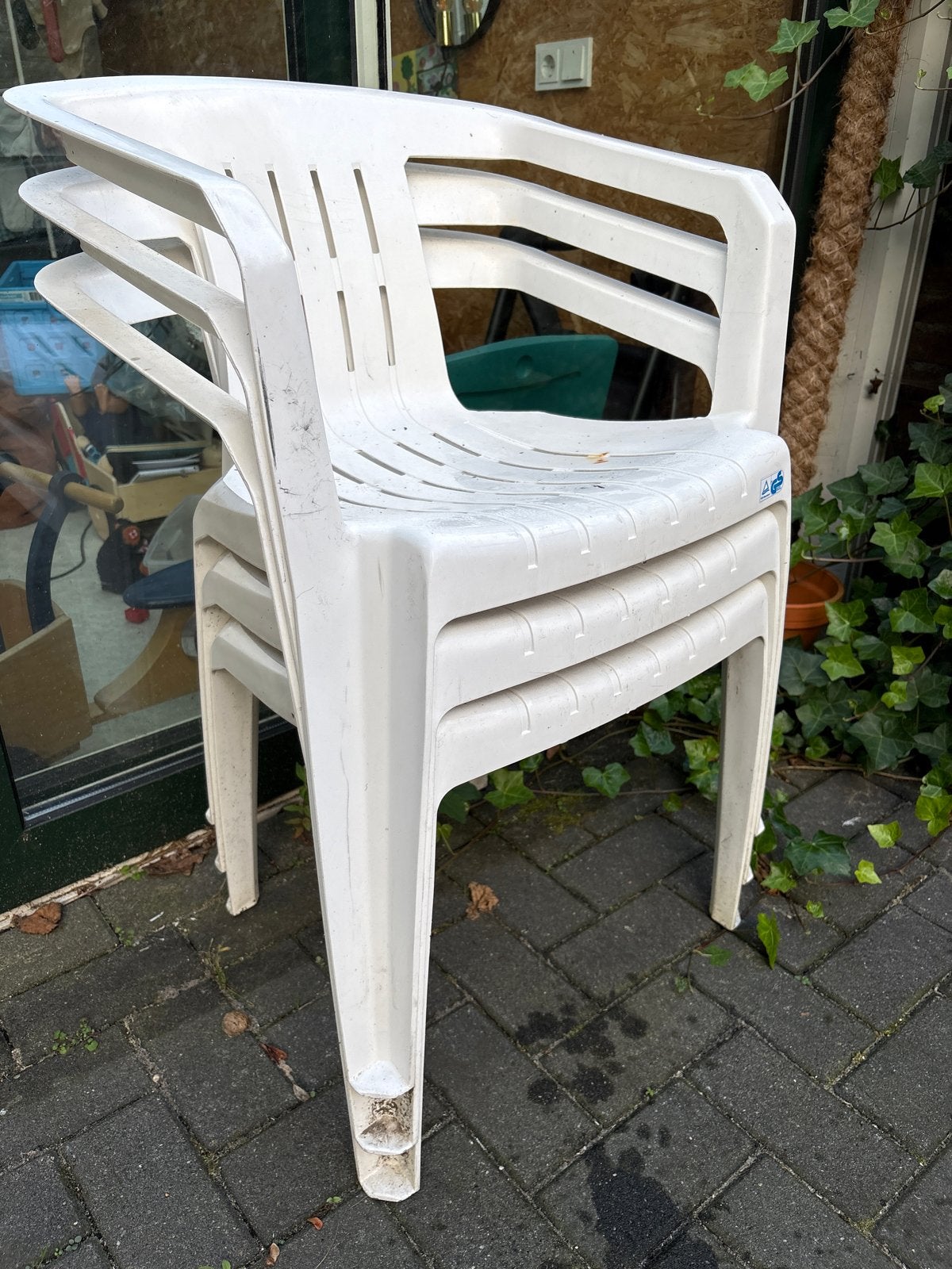 Stapelbare tuinstoelen van kunststof (3 stuks), Ophalen, Gebruikt, Kunststof, Stapelbaar
