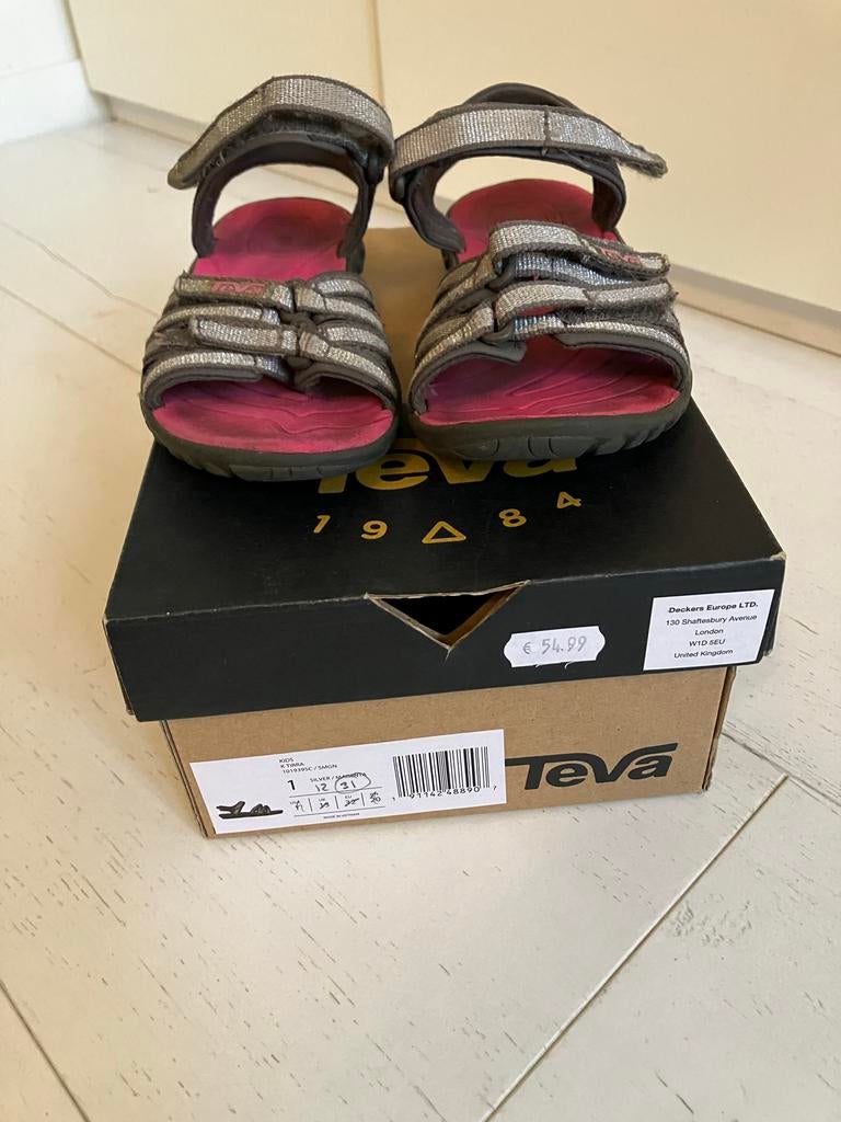 Teva Tirra sandalen - mt 31, zilver/roze, Kleding | Dames, Ophalen, Sandalen of Muiltjes, Grijs, Gedragen