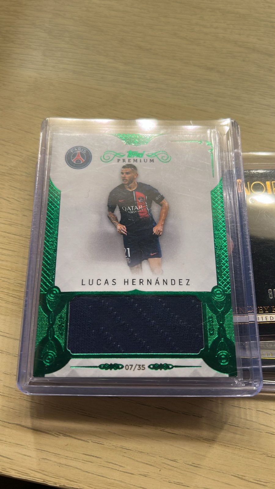 Lucas Hernández PSG Premium Relic Kaart 07/35, Ophalen of Verzenden, Zo goed als nieuw, Buitenlandse clubs, Spelerskaart