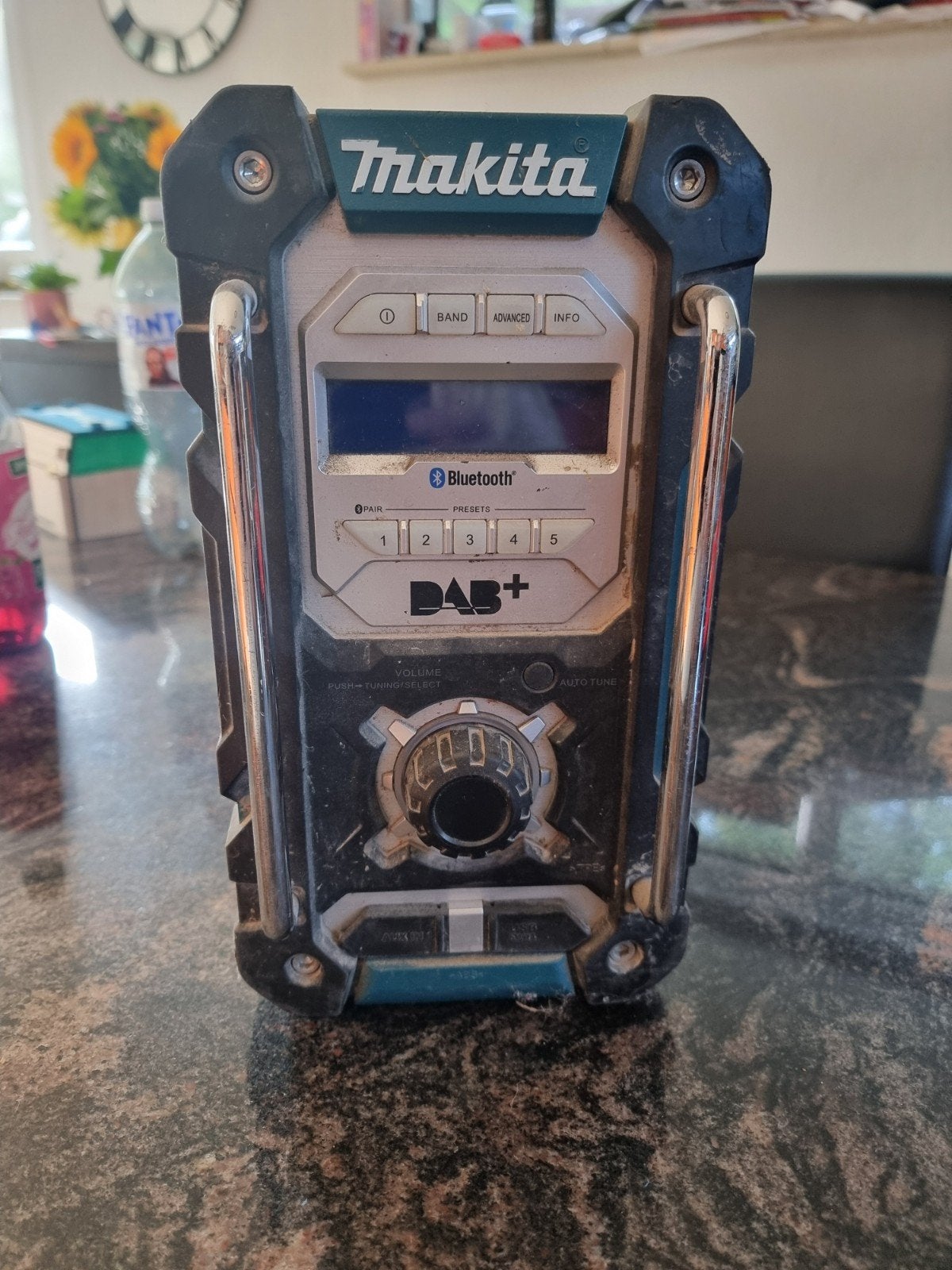 Makita DMR112 Bouwradio DAB+ Bluetooth, Ophalen of Verzenden, Bouwradio