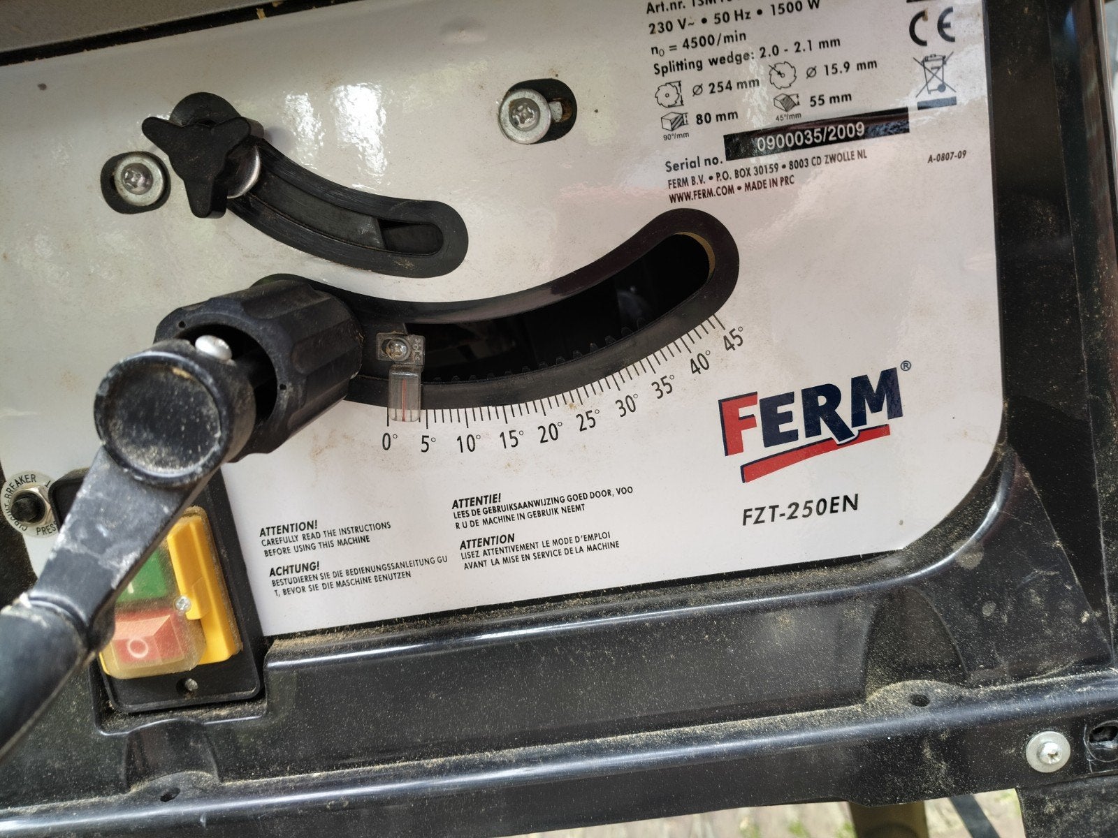 Ferm FZT-250EN Cirkelzaag/Zaagtafel met originele doos, Doe-het-zelf en Verbouw, Ophalen, Gebruikt, Cirkelzaag, 70 mm of meer