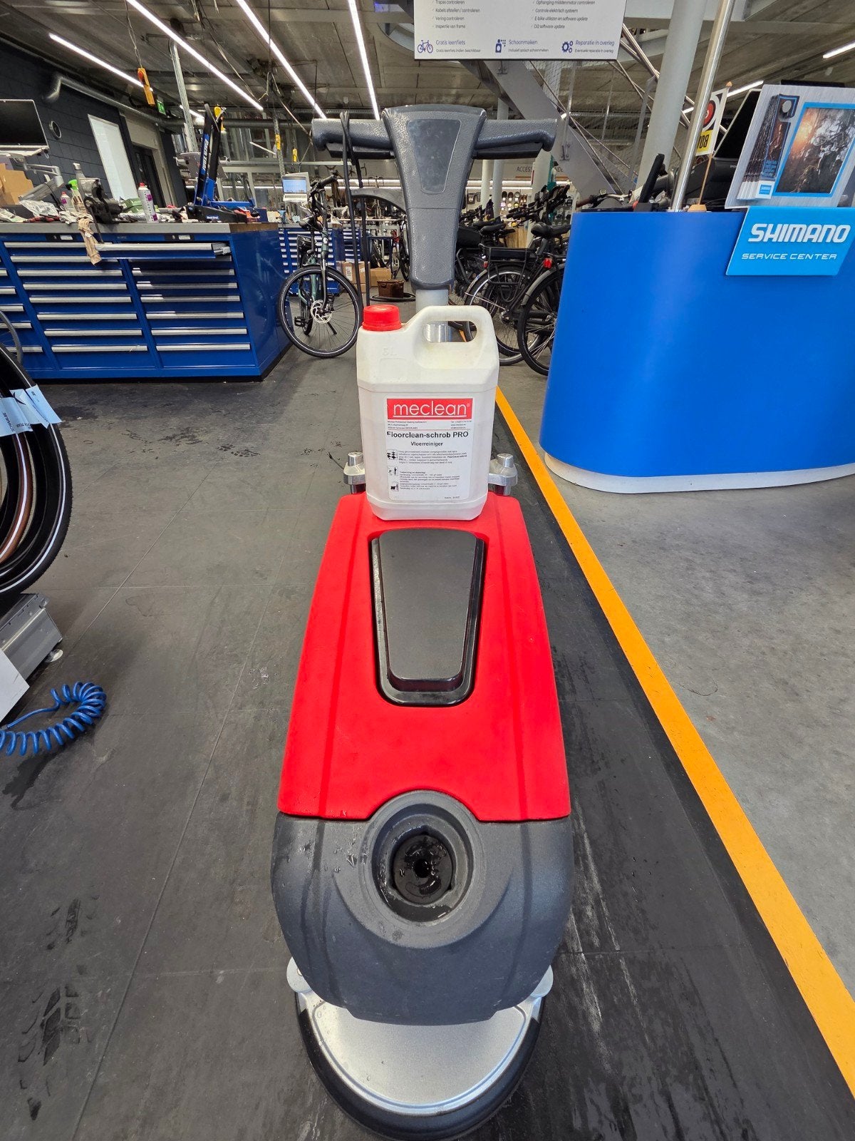 Professionele Schrob- en Zuigmac merk Mecleanhine - Gebruikt, Ophalen, Gebruikt, Schrobmachine