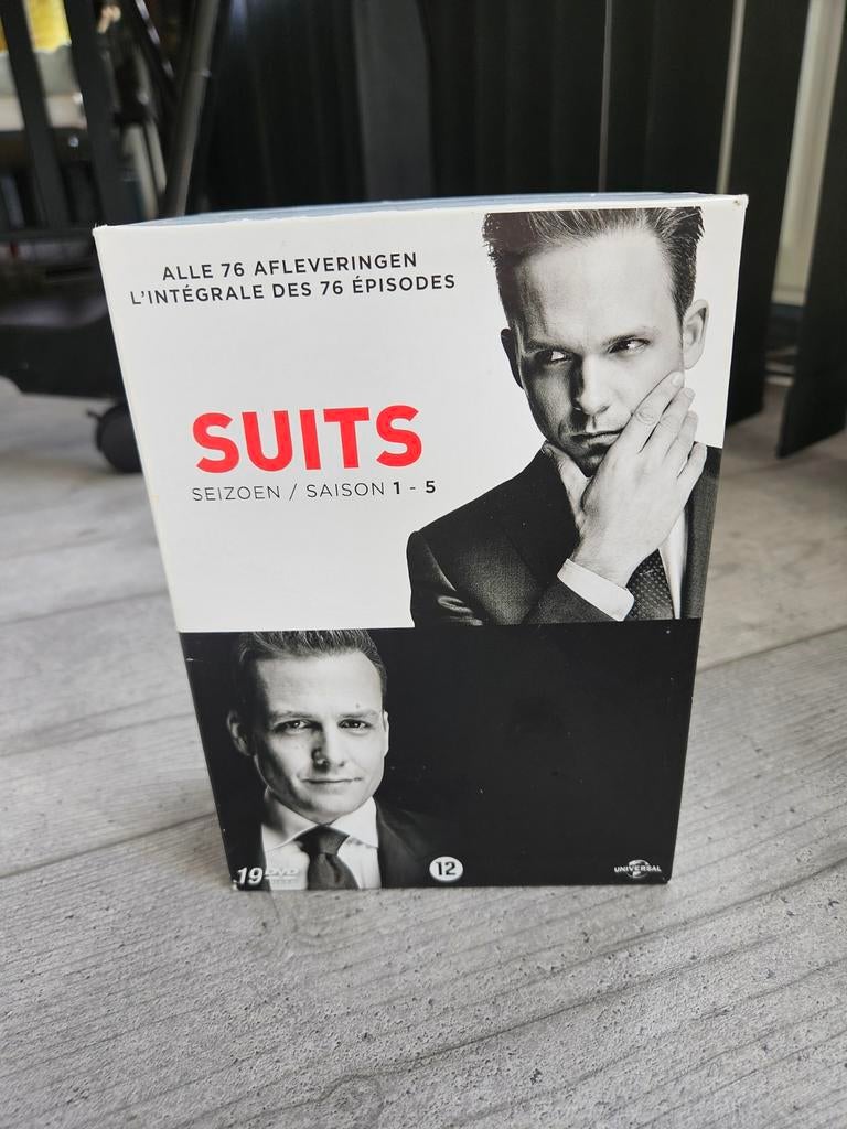 Suits Seizoen 1-5 DVD Boxset, Cd's en Dvd's, Dvd's | Tv en Series, Ophalen of Verzenden, Zo goed als nieuw, Boxset