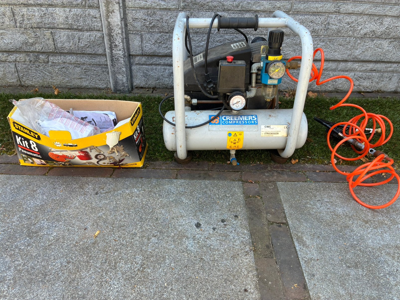 Compressor met toebehoren, Minder dan 25 liter, Ophalen, Gebruikt, Minder dan 200 liter/min