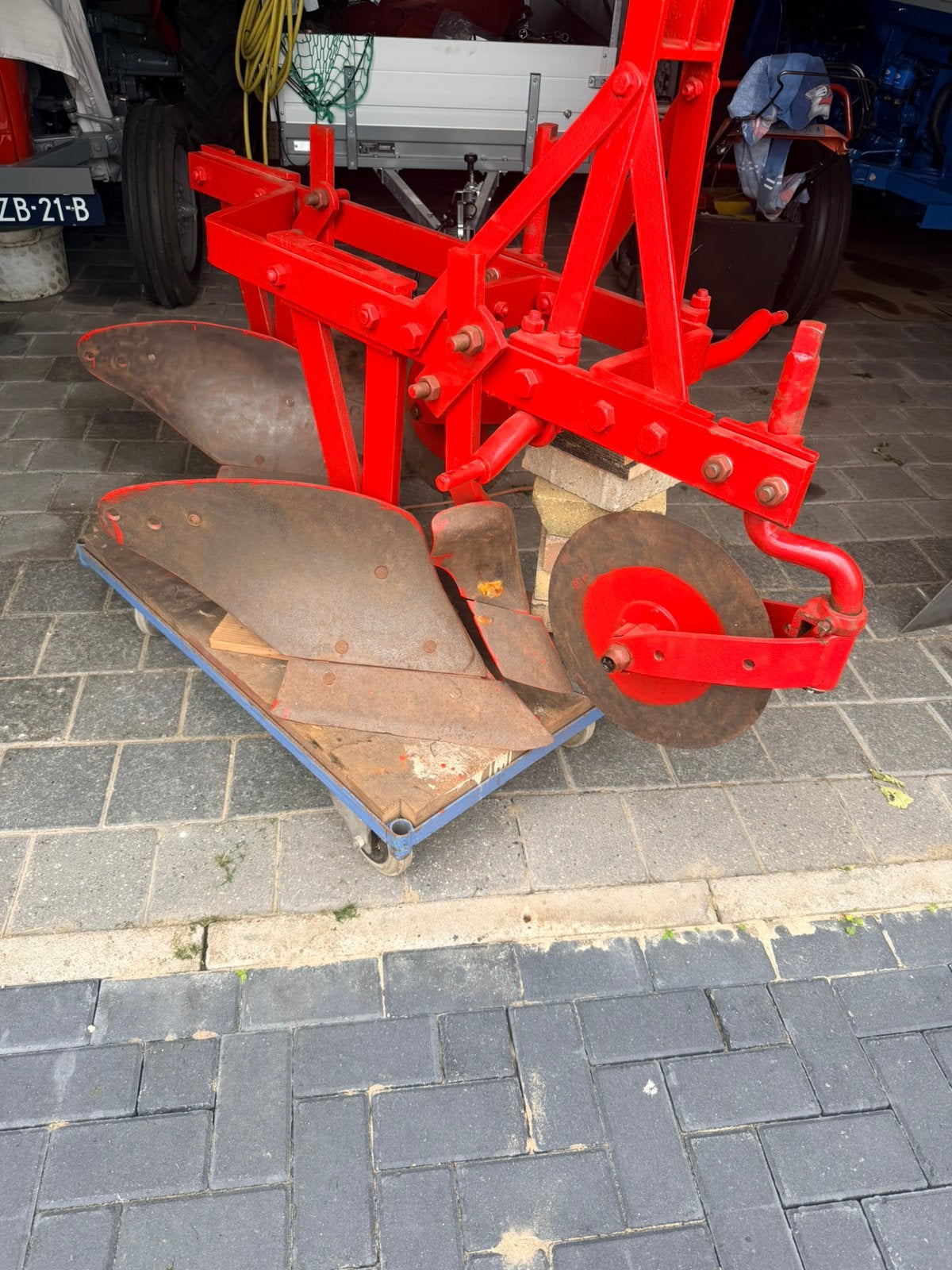Twee - scharige ploeg, Ophalen, Grondbewerking