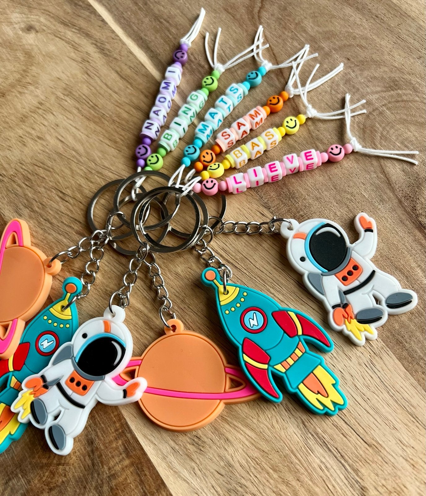 Ruimtevaart sleutelhangers met naam LEUK TRAKTEREN, Verzamelen, Ophalen of Verzenden, Nieuw