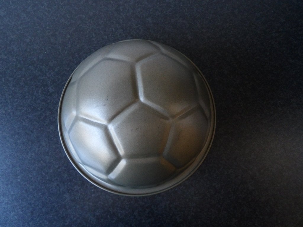 als nieuw Stadter bakpan voetbal 25x11 cm (1x gebruikt), Ophalen of Verzenden, Nieuw, Taarten, Bakvorm