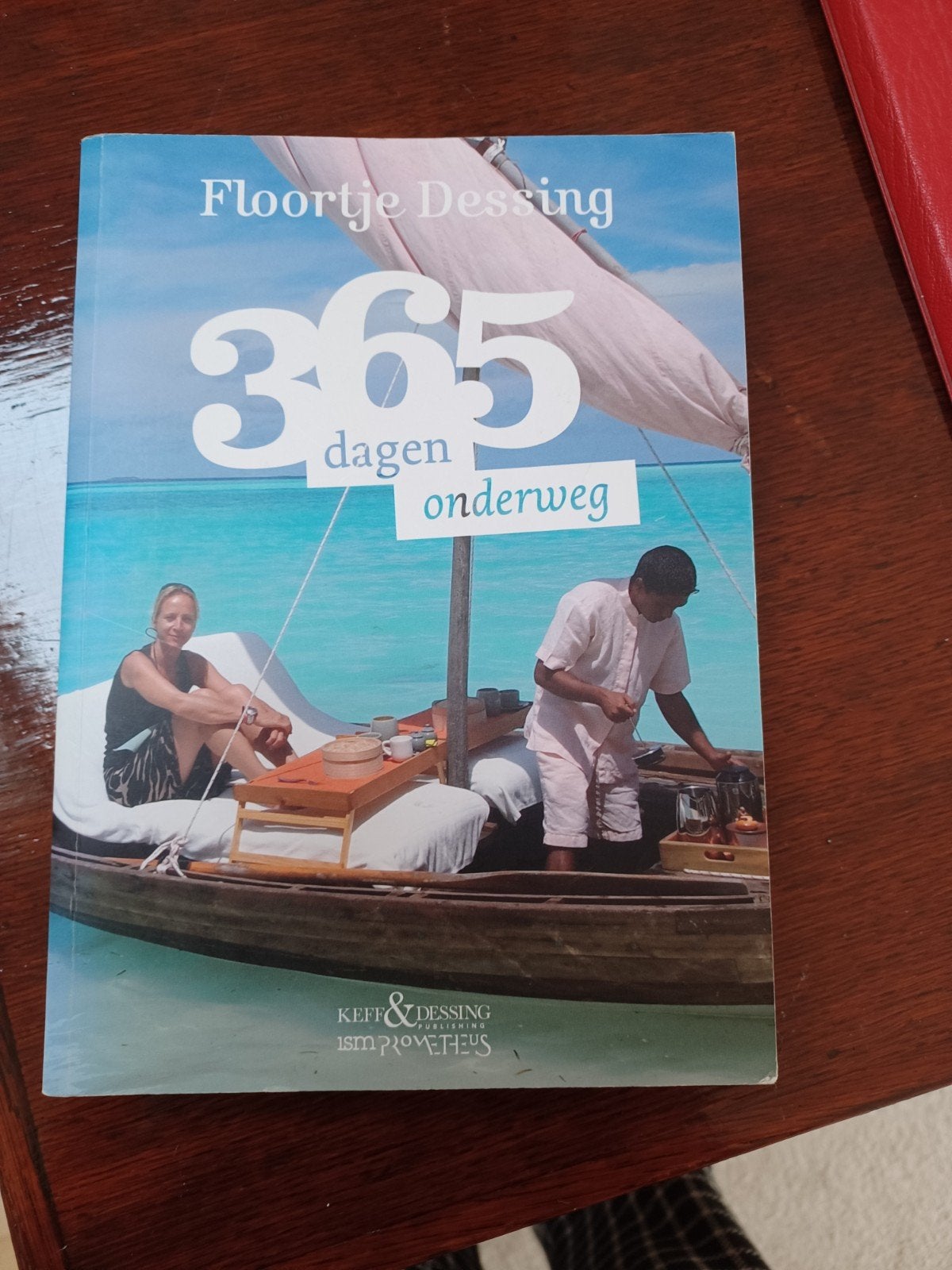 365 dagen onderweg - Floortje Dessing nw, Boeken, Ophalen of Verzenden, Zo goed als nieuw, Floortje Dessing, Europa