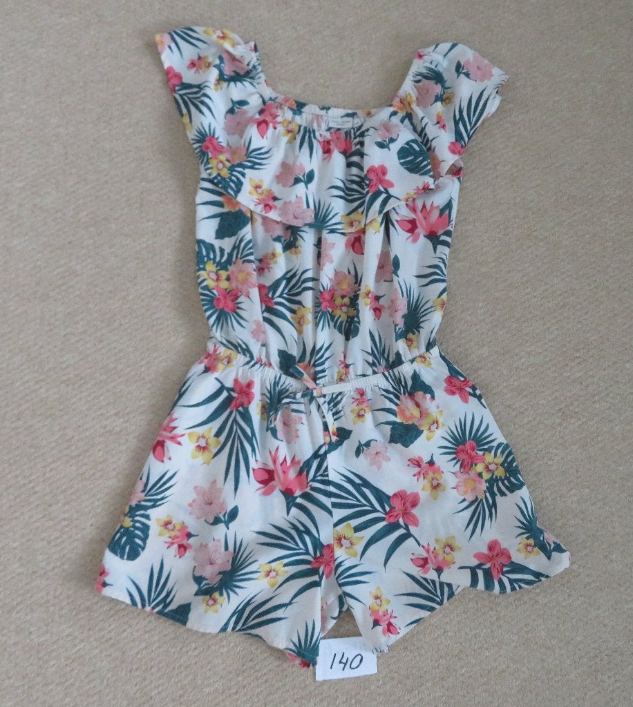 jumpsuit maat 134 en roze spijkerjas maat 134, Kinderen en Baby's, Kinderkleding | Maat 134, Ophalen of Verzenden, Zo goed als nieuw