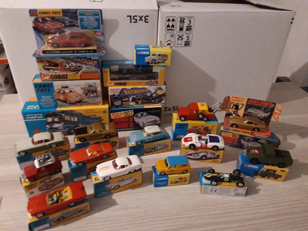 corgi toys 21 stuks, Ophalen of Verzenden, Nieuw, Auto, Corgi