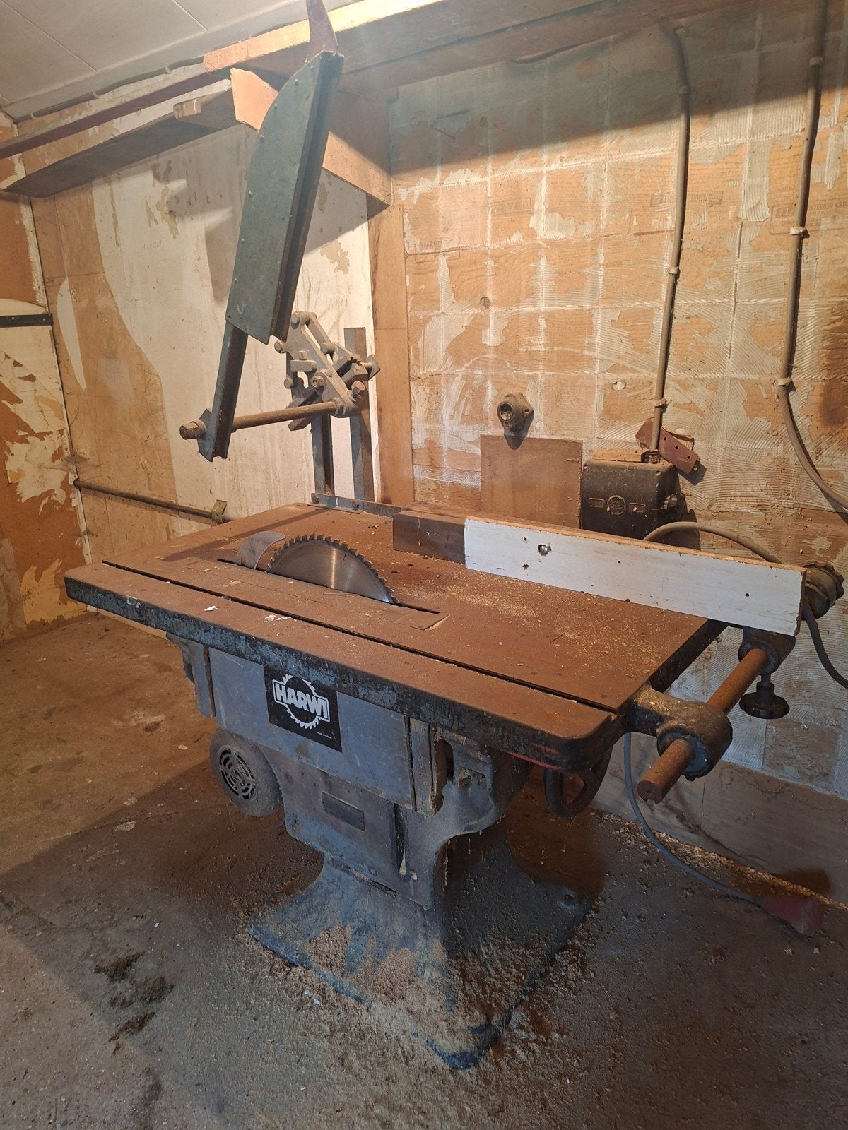 Robuuste Harwi zaagtafel op krachtstroom, Gebruikt, Cirkelzaag, 70 mm of meer, Ophalen of Verzenden