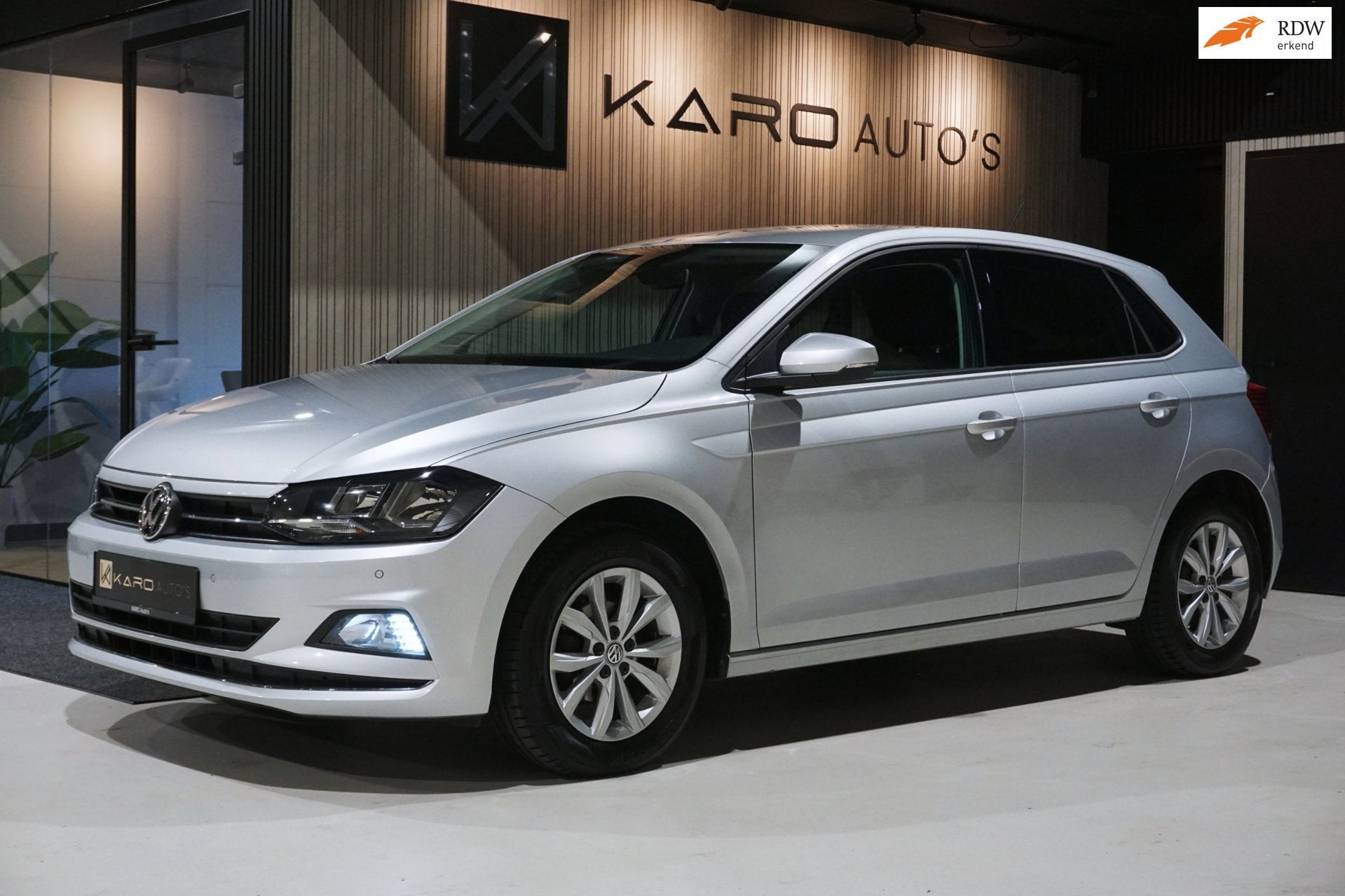 Volkswagen Polo 1.0 TSI Highline Cruise Airco Stoelvw 1e Eig, Auto's, Voorwielaandrijving, Stof, Gebruikt, Zwart