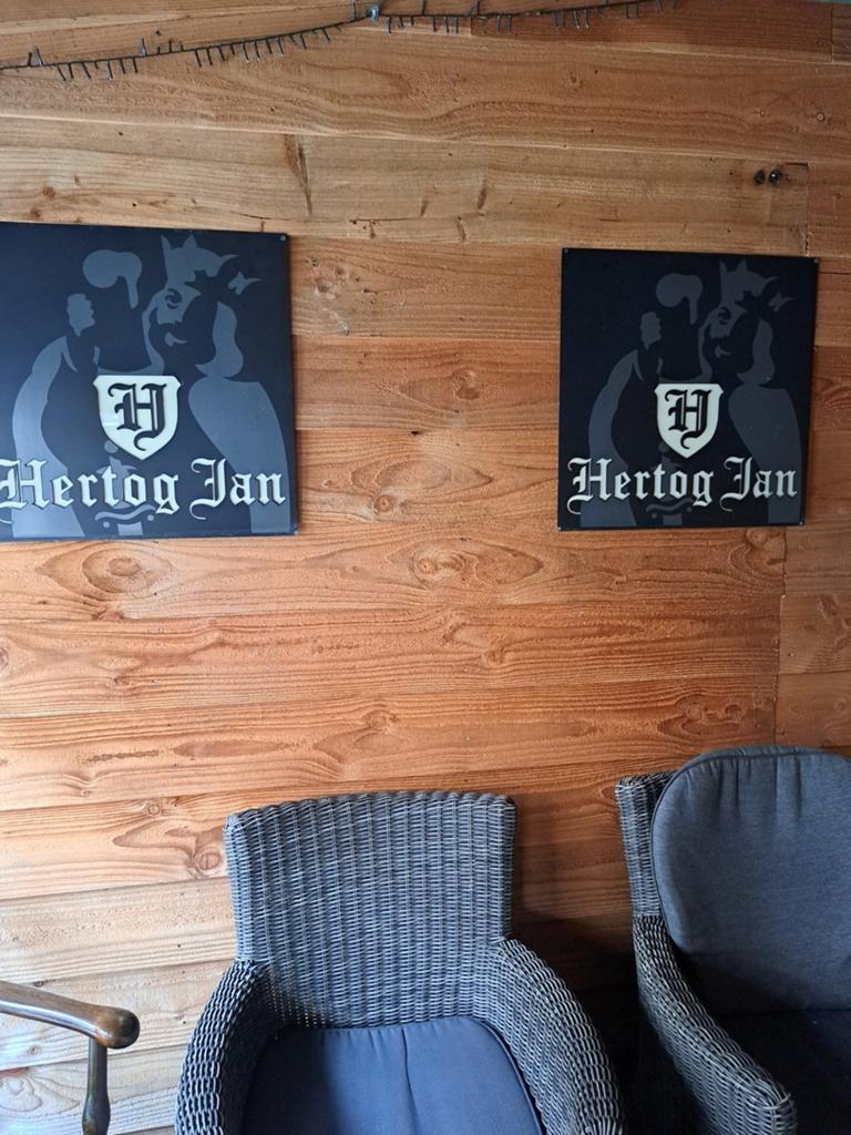 Hertogjan, Ophalen, Reclamebord
