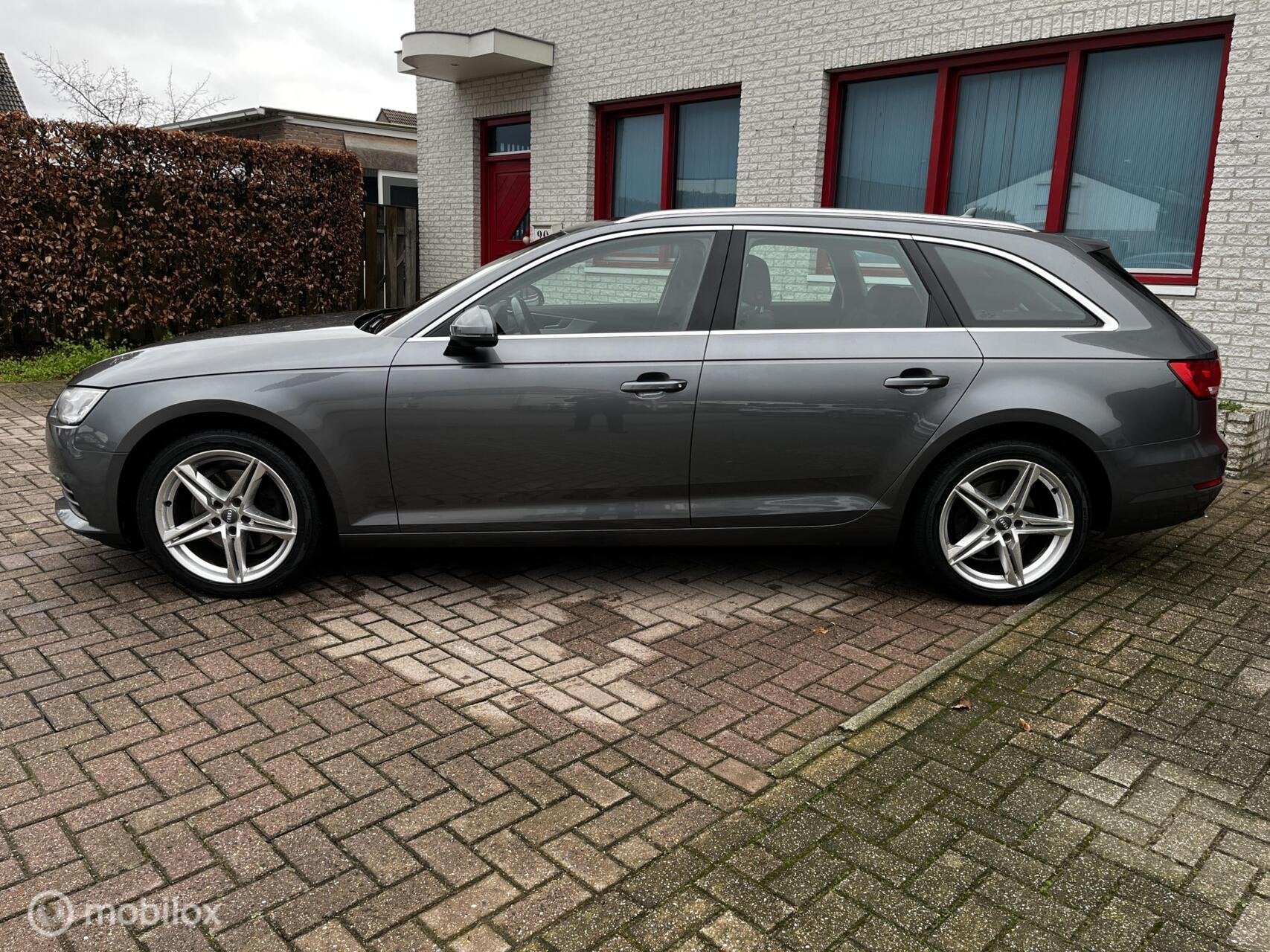 Audi A4 Avant 1.4 TFSI AVANT/AUTOMAAT/DIG COCKPIT/NAVI, Auto's, Stof, Gebruikt, 4 cilinders, 150 pk