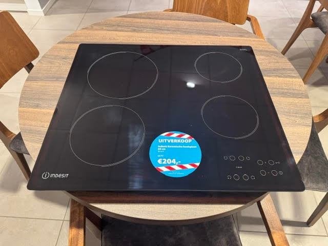 Indesit kookplaat, Witgoed en Apparatuur, Ophalen, Keramisch, Nieuw, 4 kookzones