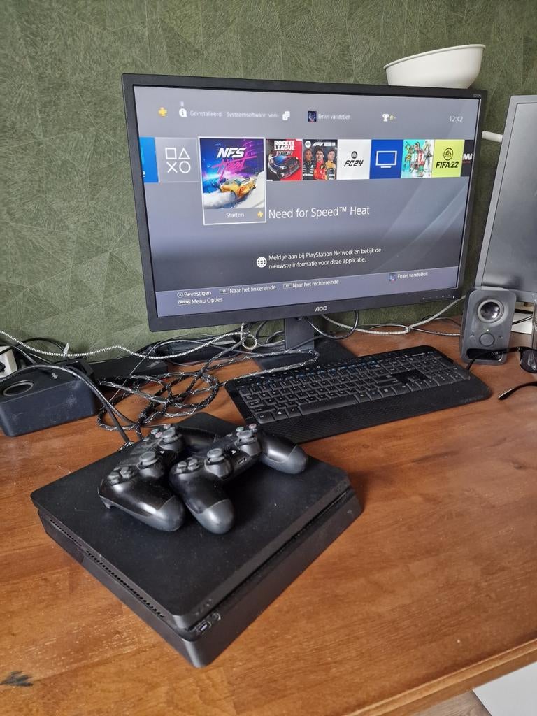 PlayStation 4 Slim met 2 controllers, Met 2 controllers, Ophalen of Verzenden, Slim, 500 GB