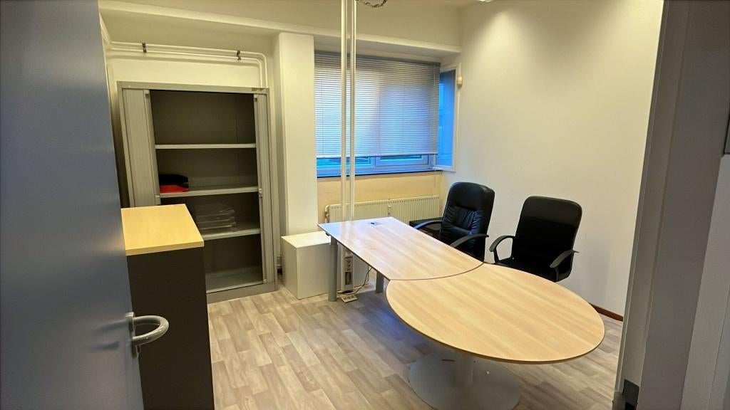 Bureau met archiefkasten inrichting kantoor stoelen, Ophalen, Gebruikt