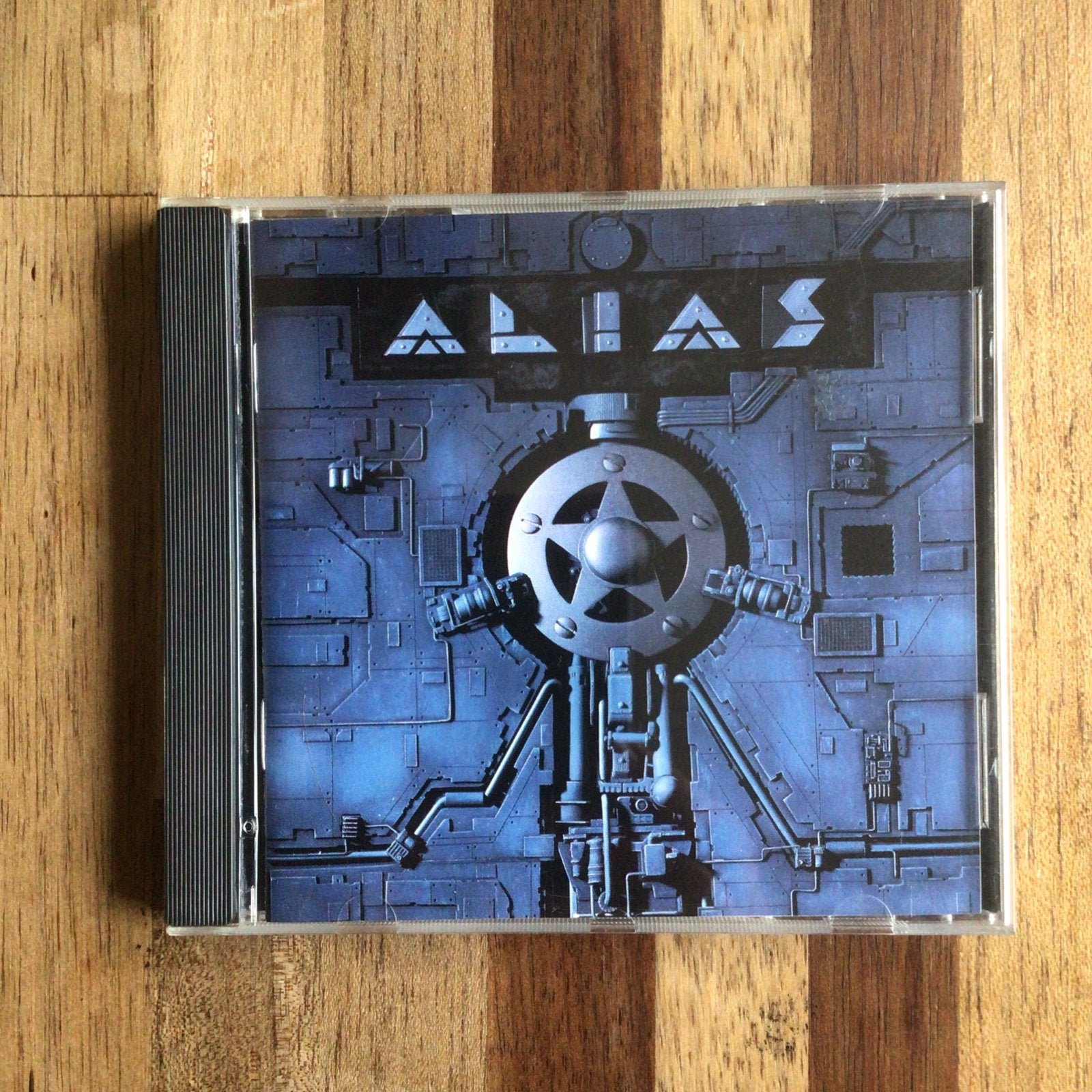 Alias, Ophalen of Verzenden, Zo goed als nieuw, Poprock