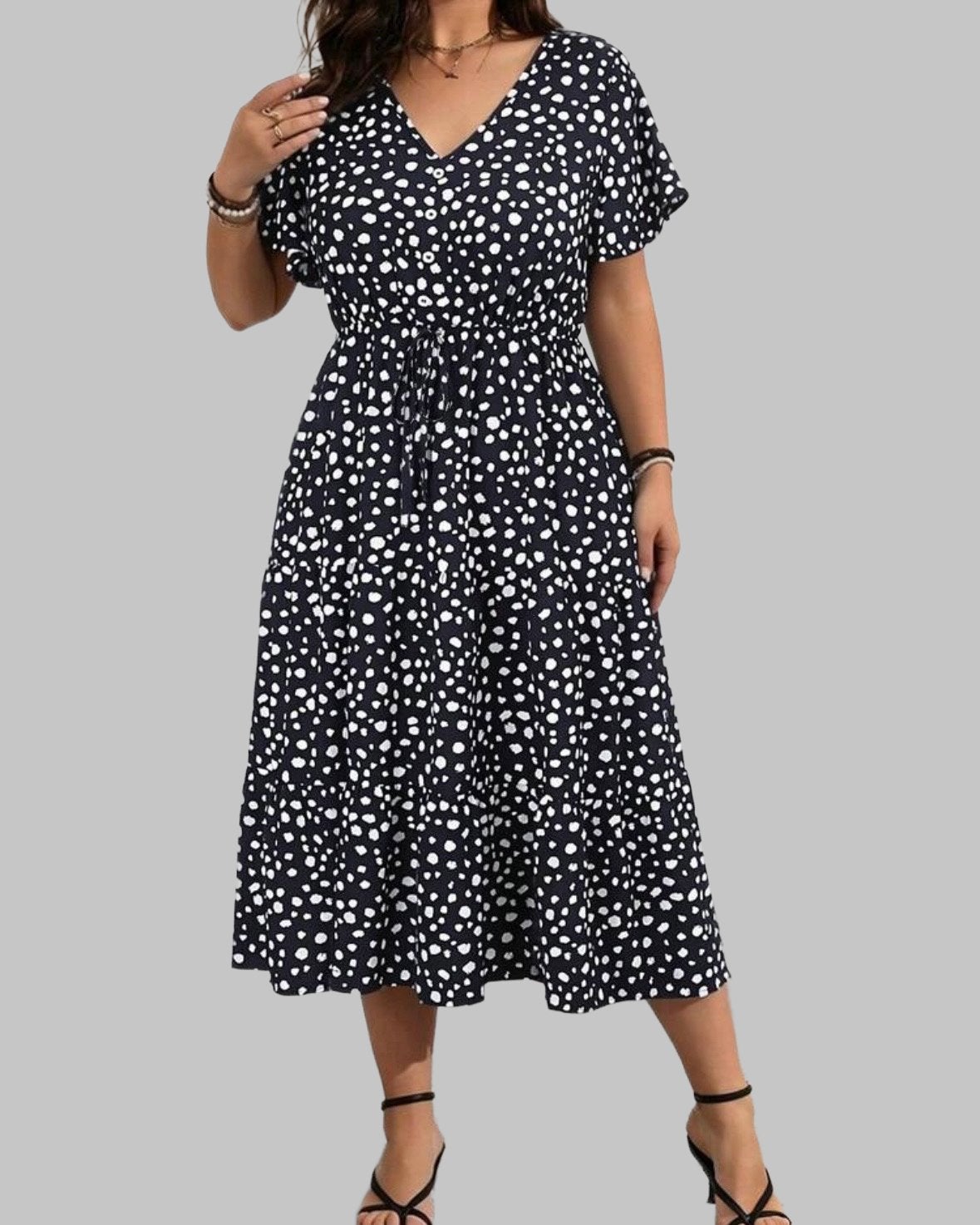 Zwart-witte Polkadot Jurk met V-hals (44-52), Kleding | Dames, Verzenden, Nieuw, Zwart, Jurk