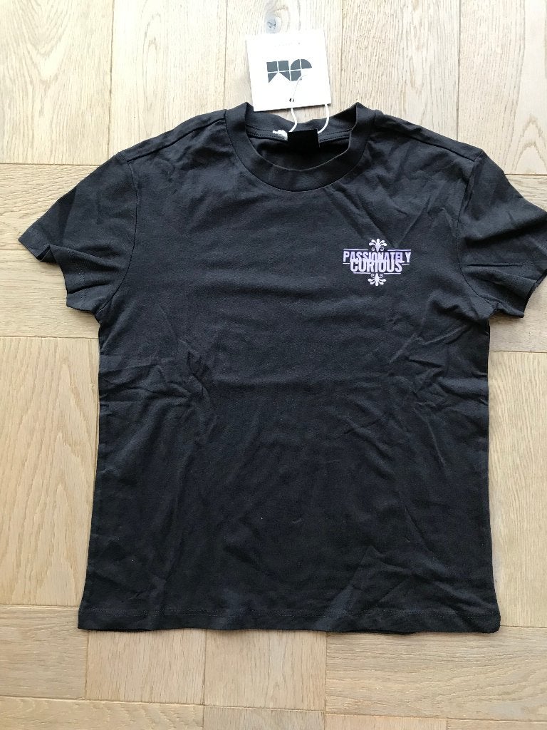 Leuk nieuw shirt shoeby 146/152 "passionately curious", Kinderen en Baby's, Kinderkleding | Maat 146, Meisje, Nieuw, Ophalen of Verzenden