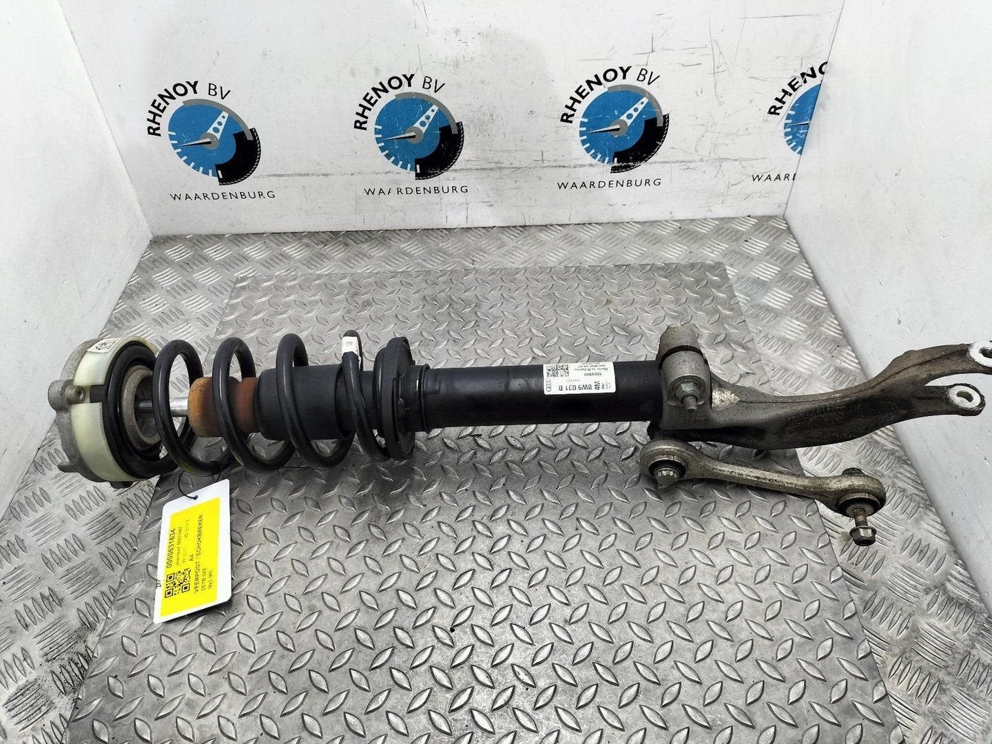 AUDI A4 8W A4 allroad quattro  VEERPOOT / SCHOKBREKER RV 201, Ophalen of Verzenden, Gebruikt, Stiba lid